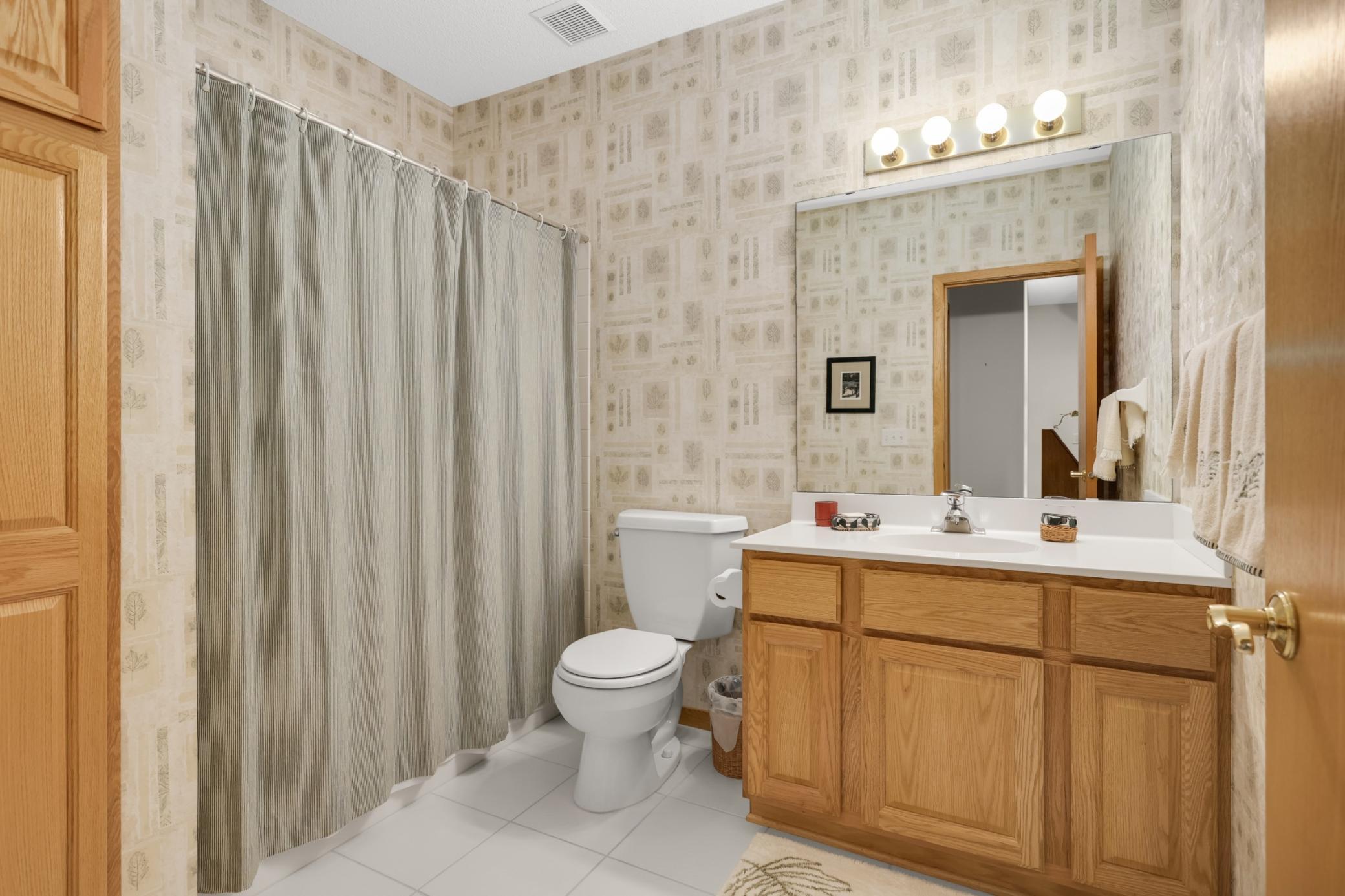 7081 Crowne Oak Road Eden Prairie, MN 55344 - Photo 31 of 36