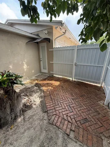$1,300 | 545 Northwest 20th Street, Unit 2, Homestead, FL 33030