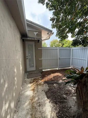 $1,300 | 545 Northwest 20th Street, Unit 2, Homestead, FL 33030