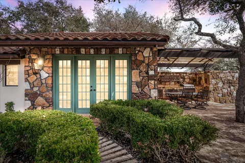 $1,999,000 | 2808-2804 Fall Creek Estates Drive, Spicewood, TX 78669