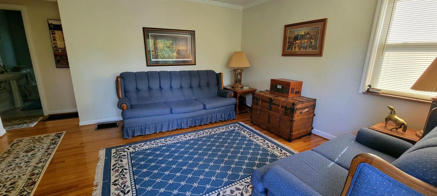 1512 Hunt Road Reading, OH 45215 - Photo 5 of 36