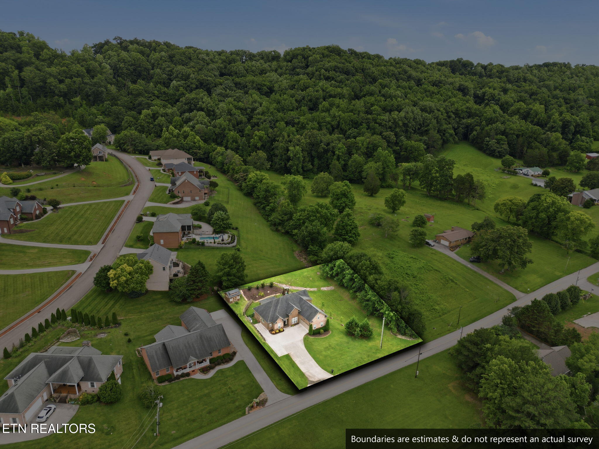 4324 Meredith Road Knoxville, TN 37921 - Photo 7 of 60 13-web-or-mls-DJI_0845 - 3D lift