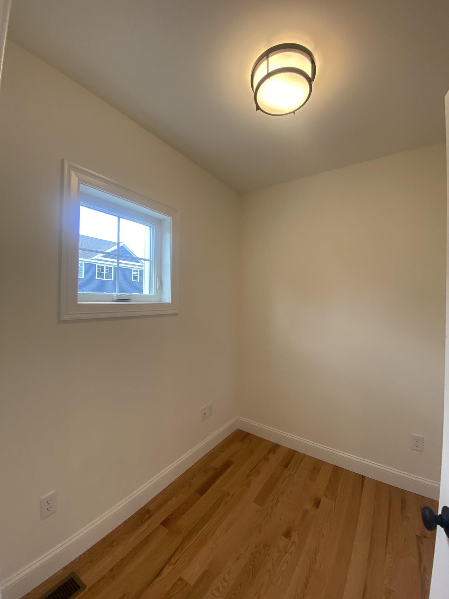 55 Ocean Road, Unit 1 Portsmouth, NH 03801 - Photo 12 of 32