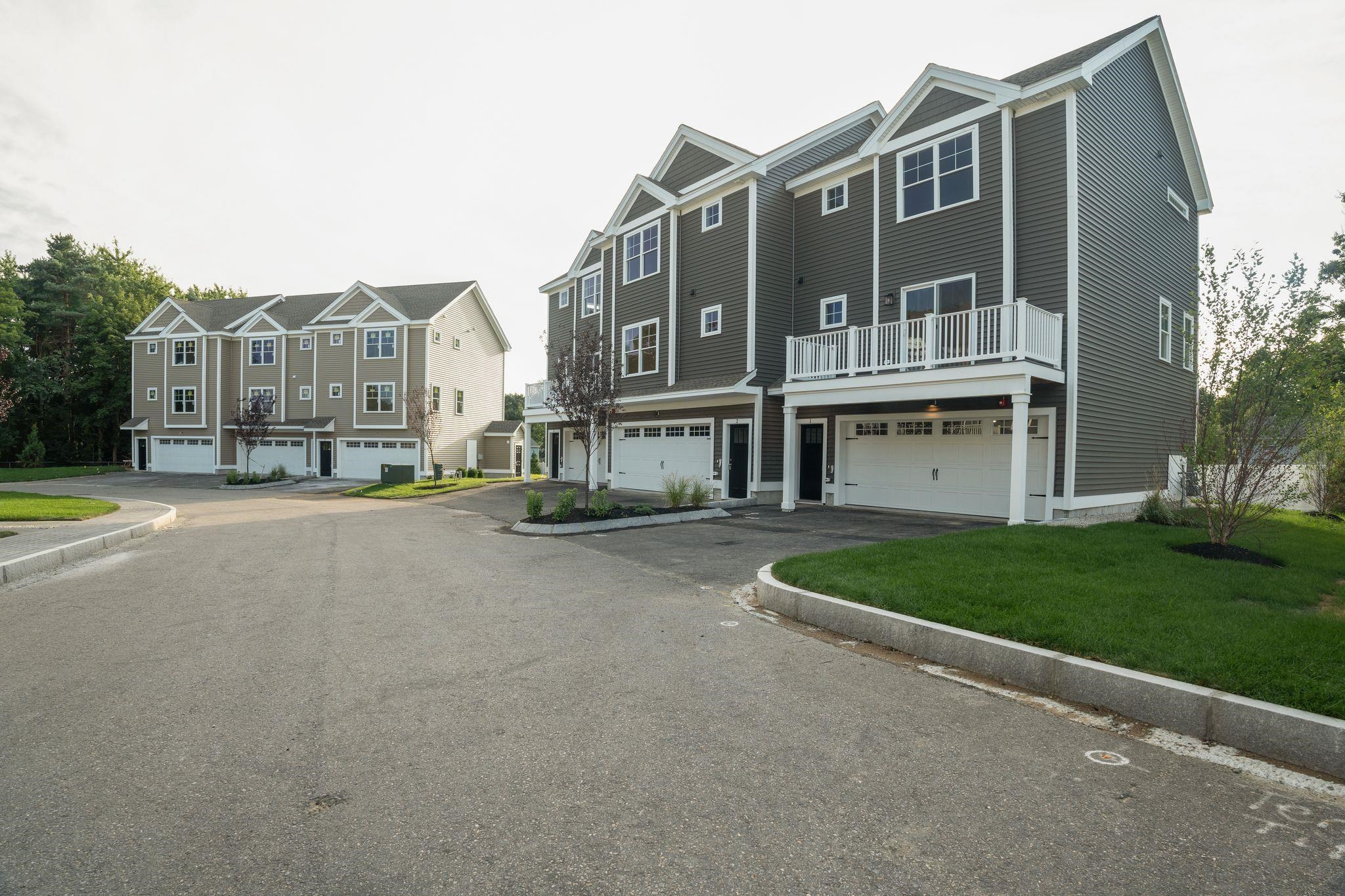 55 Ocean Road, Unit 1 Portsmouth, NH 03801 - Photo 4 of 32