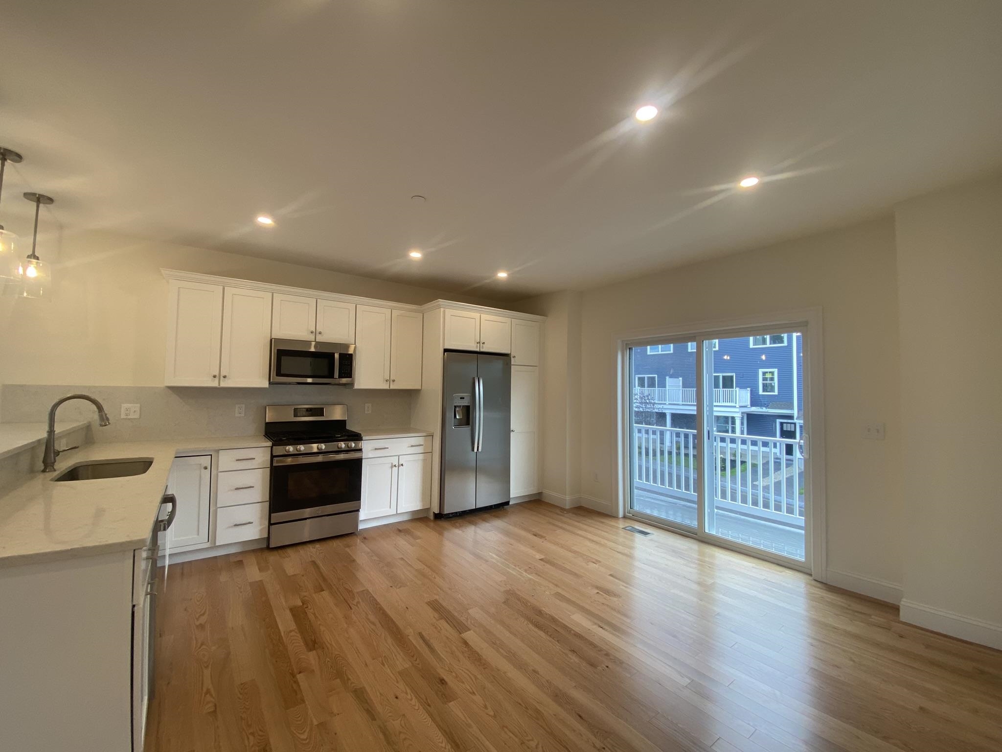 55 Ocean Road, Unit 1 Portsmouth, NH 03801 - Photo 9 of 32