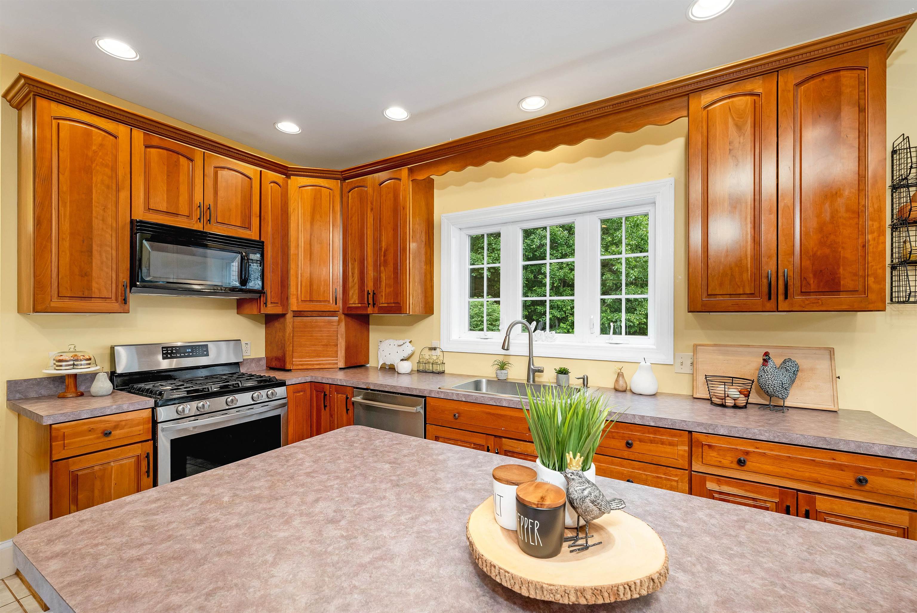 7 Candlewood Road Windham, NH 03087 - Photo 14 of 40