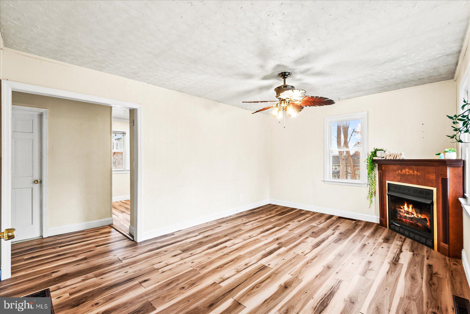 187 Onville Road Stafford, VA 22556 - Photo 12 of 33 Spacious Family room