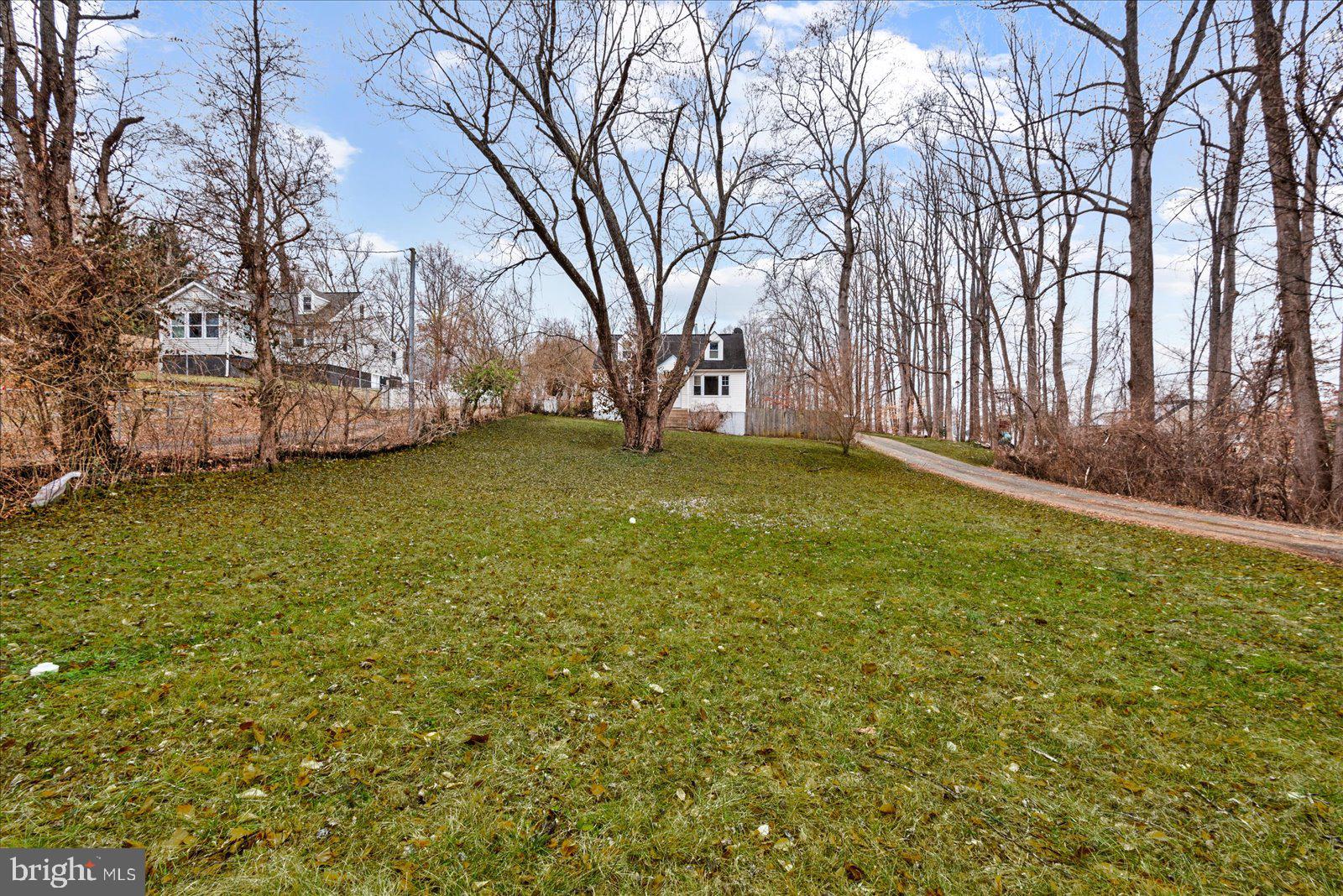 187 Onville Road Stafford, VA 22556 - Photo 24 of 33 HUGE front Yard