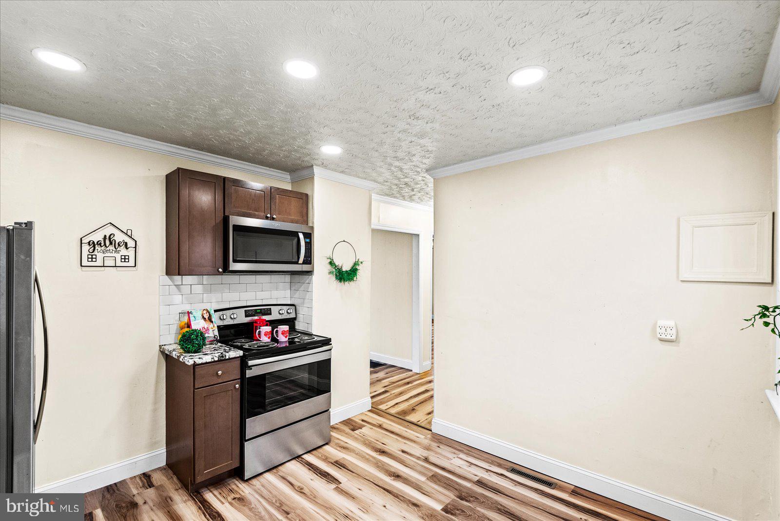 187 Onville Road Stafford, VA 22556 - Photo 7 of 33 Eat in Kitchen