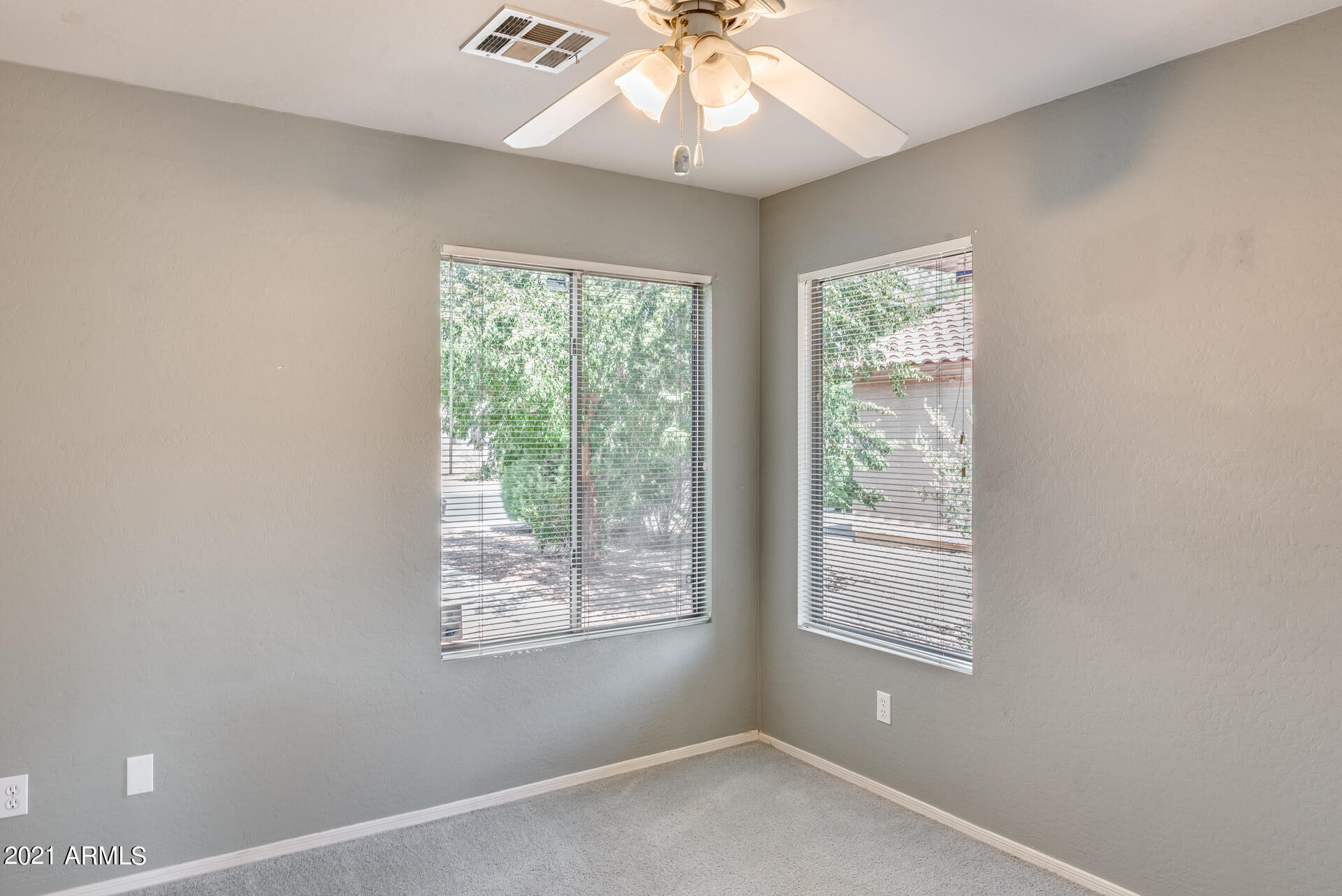 14847 West Redfield Road Surprise, AZ 85379 - Photo 8 of 31