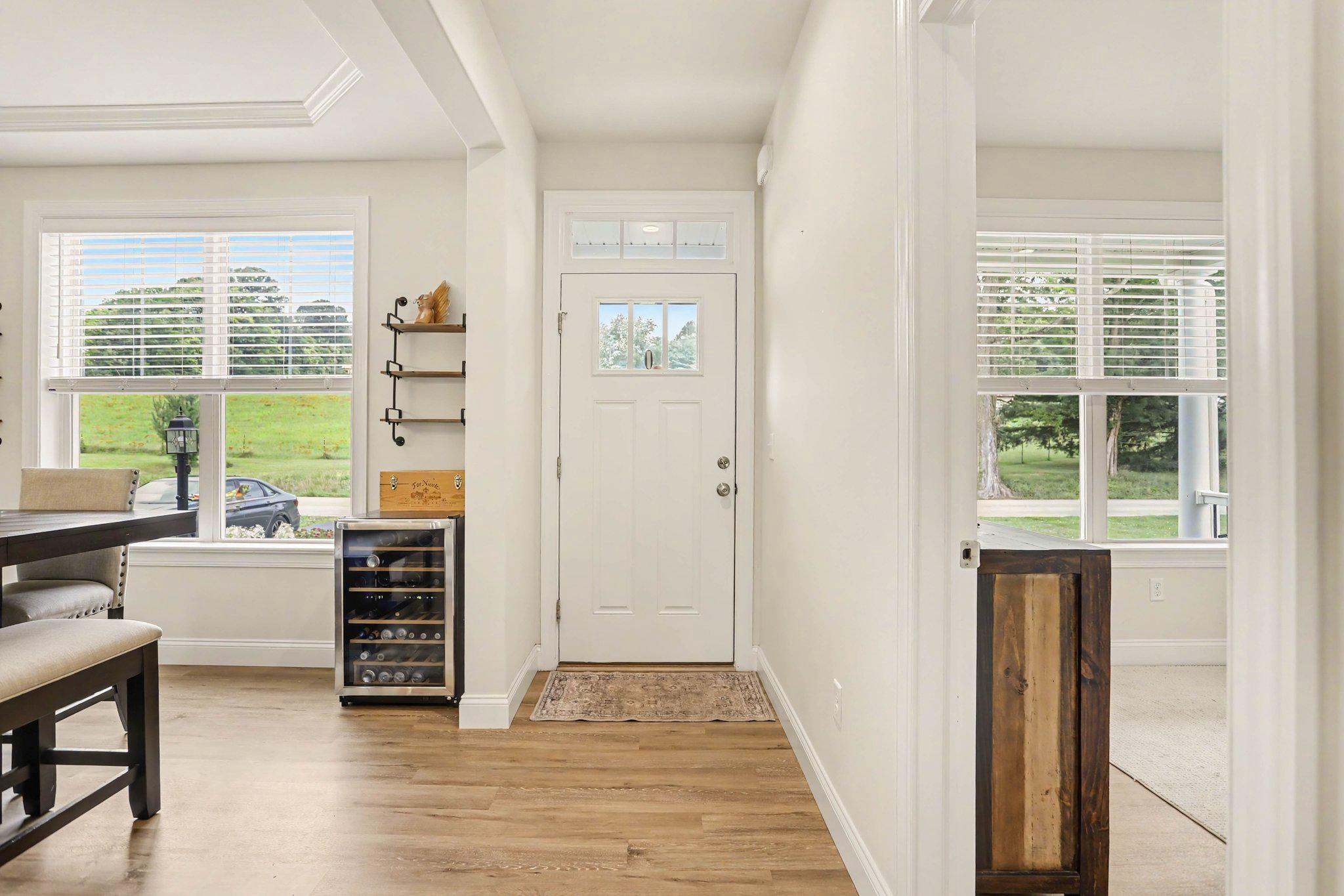 40 Butter Road York, PA 17404 - Photo 3 of 38 Bright and inviting entryway space.
