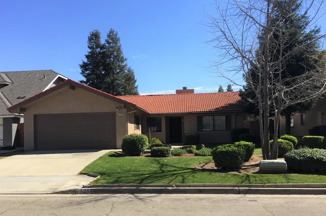 $2,100 | 7738 North Woodrow Avenue, Fresno, CA 93720