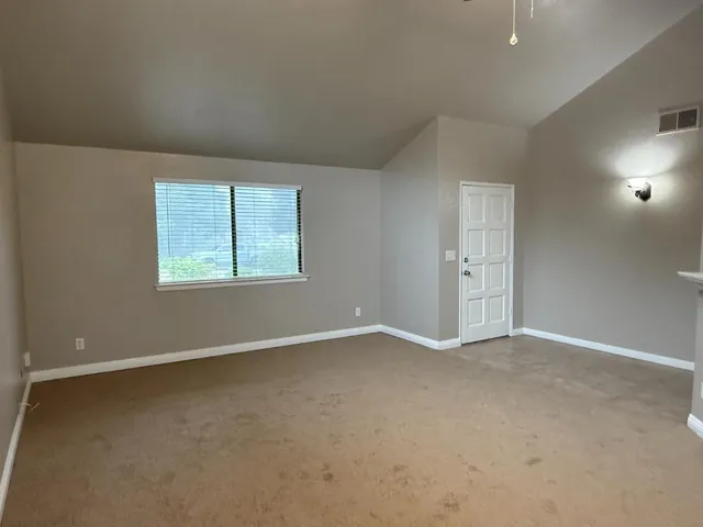 $2,100 | 7738 North Woodrow Avenue, Fresno, CA 93720