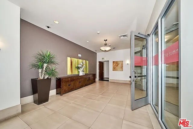 $719,900 | 3223 West 6th Street, Unit 808, Los Angeles, CA 90020