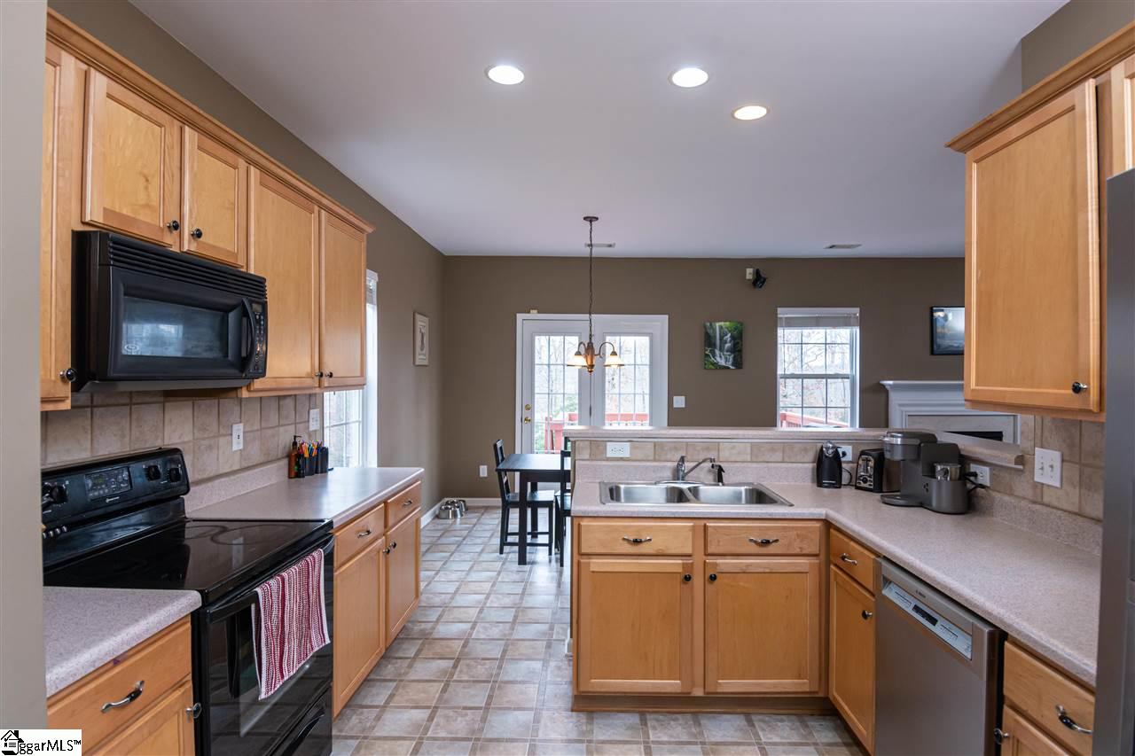 105 Ridgebrook Way Greenville, SC 29605 - Photo 5 of 32 Gallery Image 5