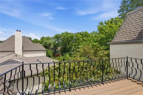 $250,000 | 6634 West 109th Street, Unit F, Overland Park, KS 66211