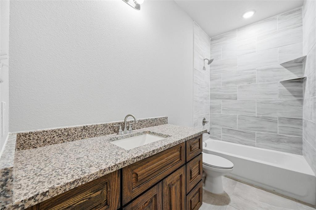 306 Lewis Street Cleburne, TX 76031 - Photo 13 of 20