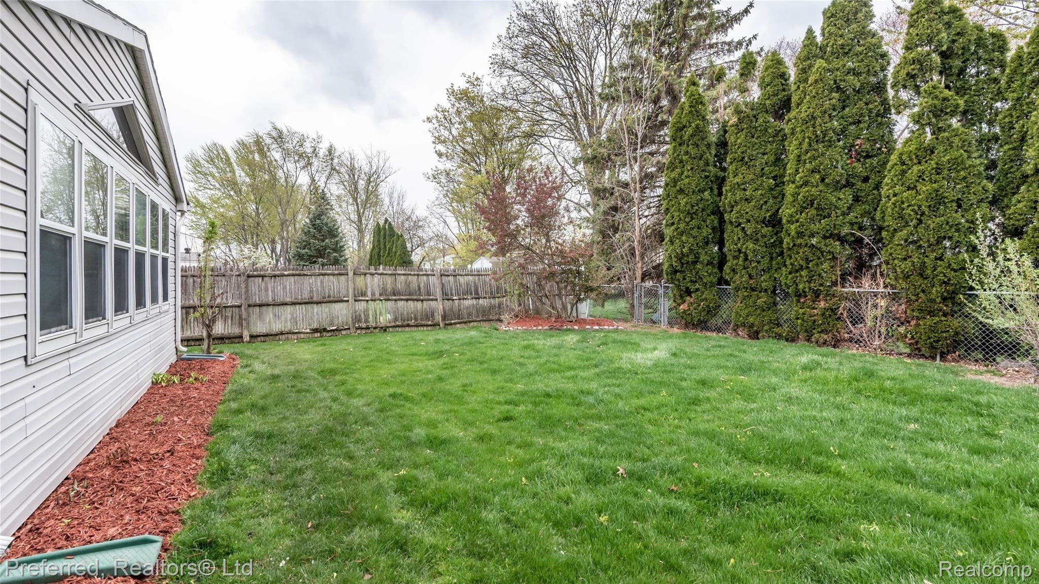 1439 Ranier Street Canton, MI 48187 - Photo 4 of 30 007_50.jpg