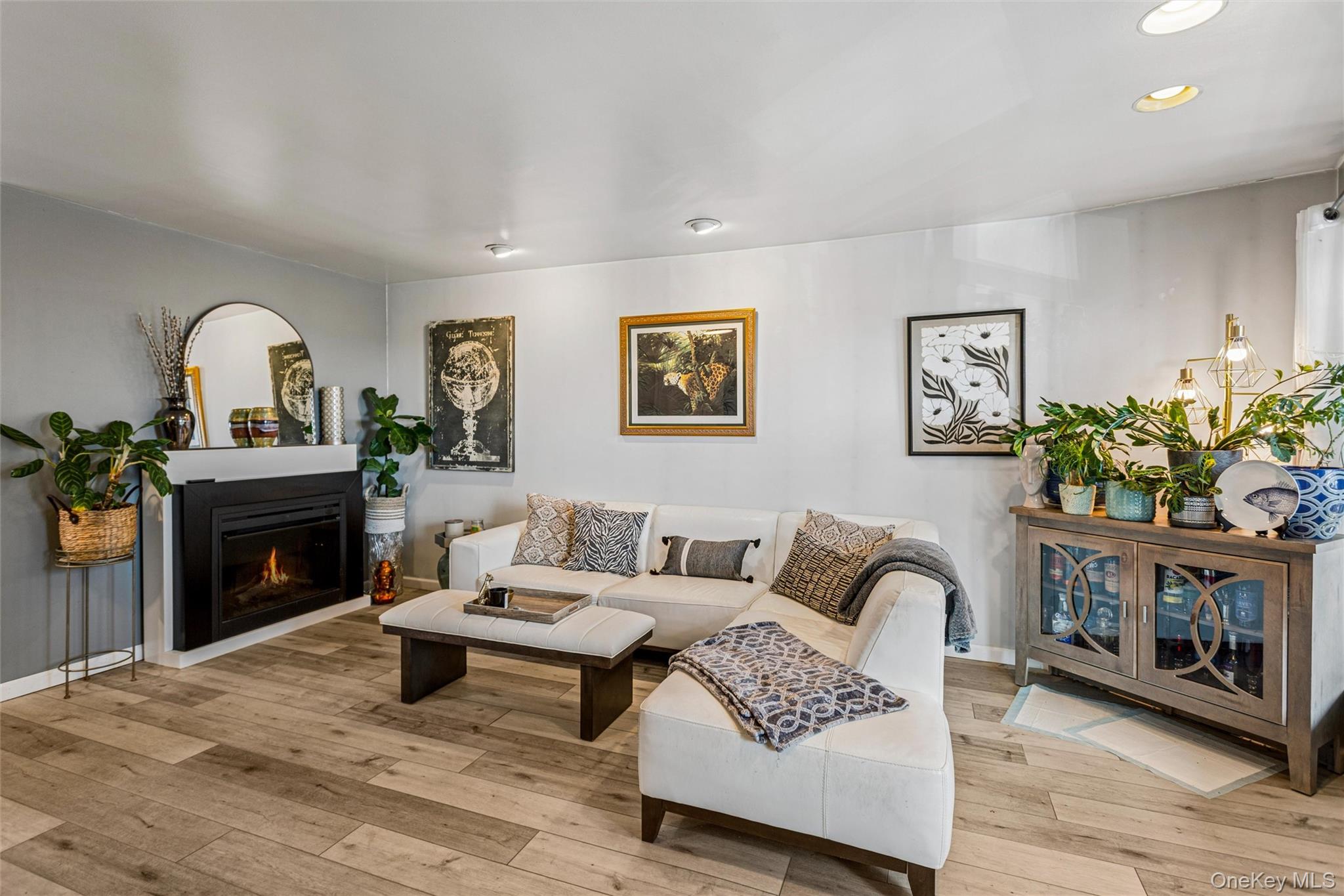 811 Shore Road, Unit 11 Long Beach, NY 11561 - Photo 3 of 33