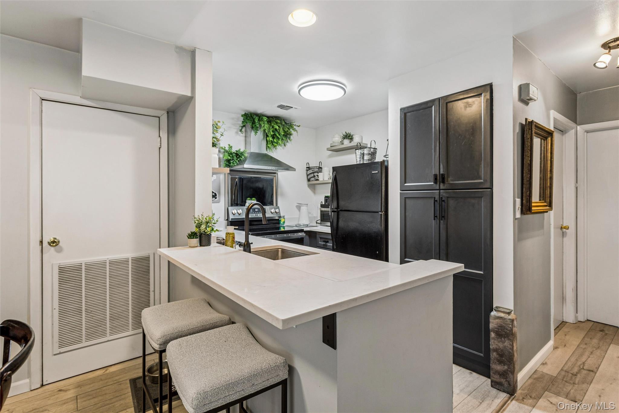 811 Shore Road, Unit 11 Long Beach, NY 11561 - Photo 9 of 33