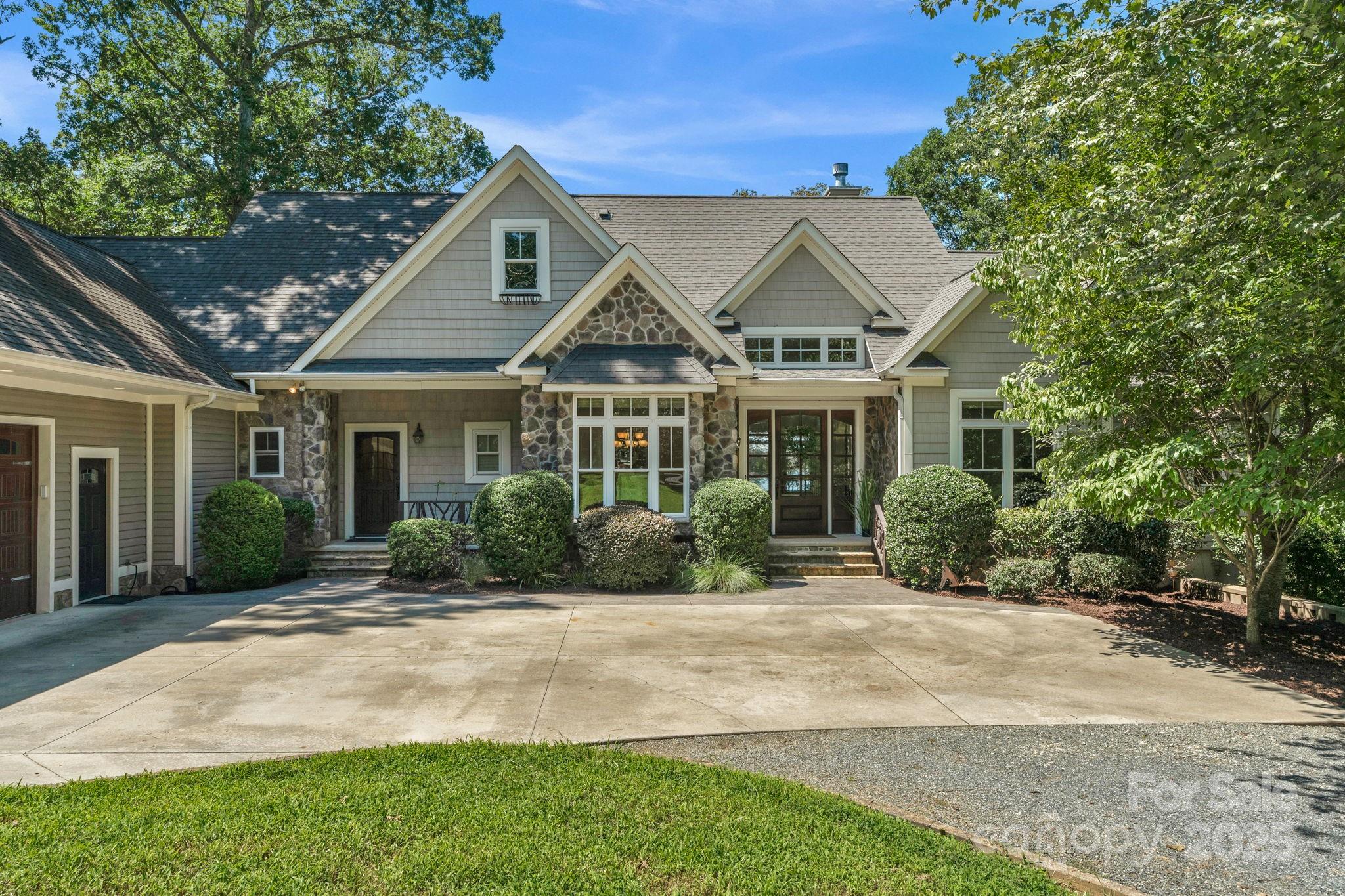 8623 Island Point Road Charlotte, NC 28278 - Photo 2 of 48 Gallery Image 2