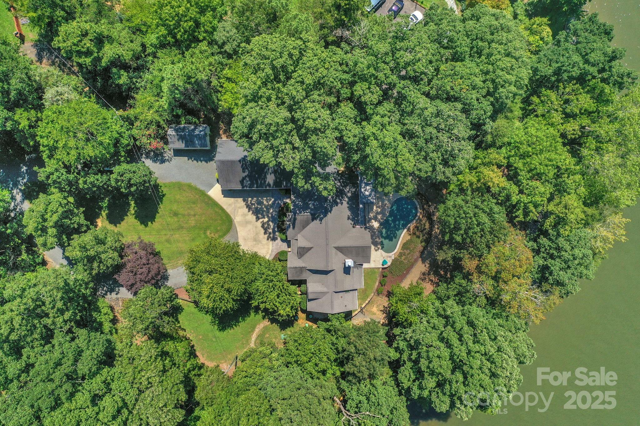8623 Island Point Road Charlotte, NC 28278 - Photo 3 of 48 Gallery Image 3