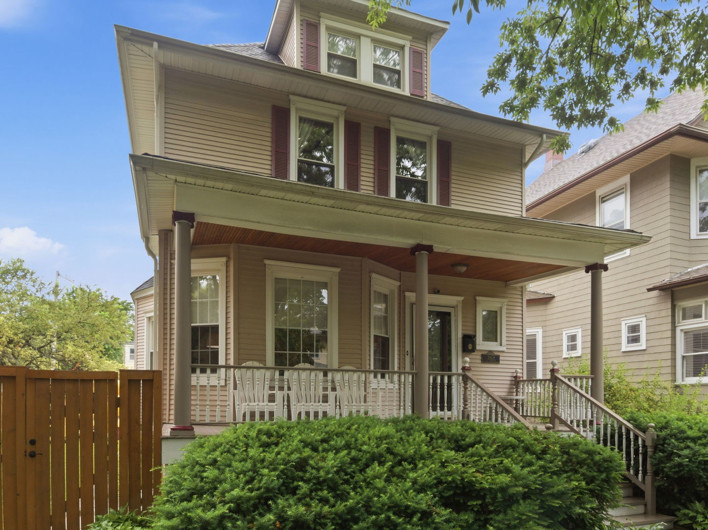 3808 North Ridgeway Avenue Chicago, IL 60618 - Photo 3 of 31