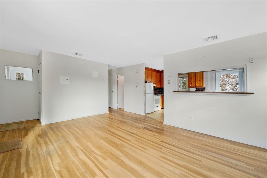 167 1/2 Palmer Road Monson, MA 01057 - Photo 12 of 36 Gallery Image 12