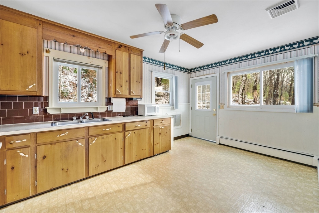167 1/2 Palmer Road Monson, MA 01057 - Photo 13 of 36 Gallery Image 13