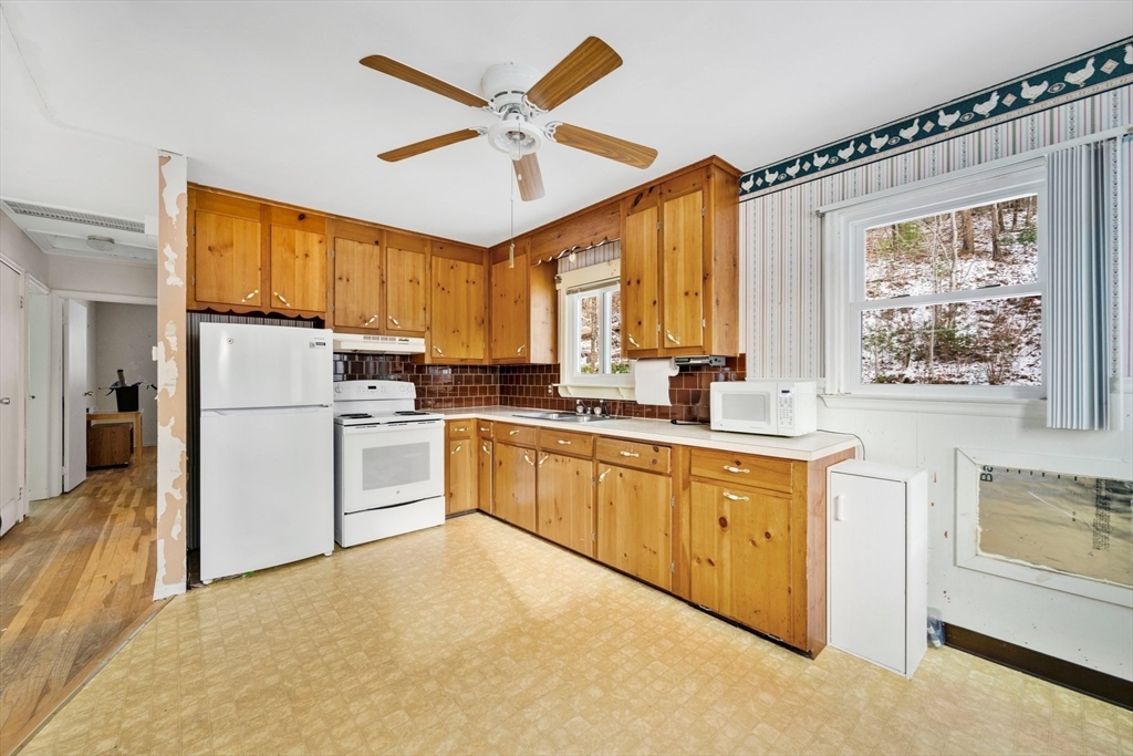 167 1/2 Palmer Road Monson, MA 01057 - Photo 14 of 36 Gallery Image 14