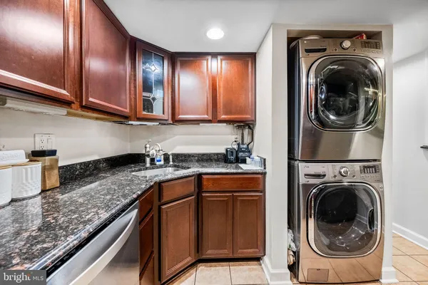 $380,000 | 1423 Northgate Square, Unit 142311C, Reston, VA 20190