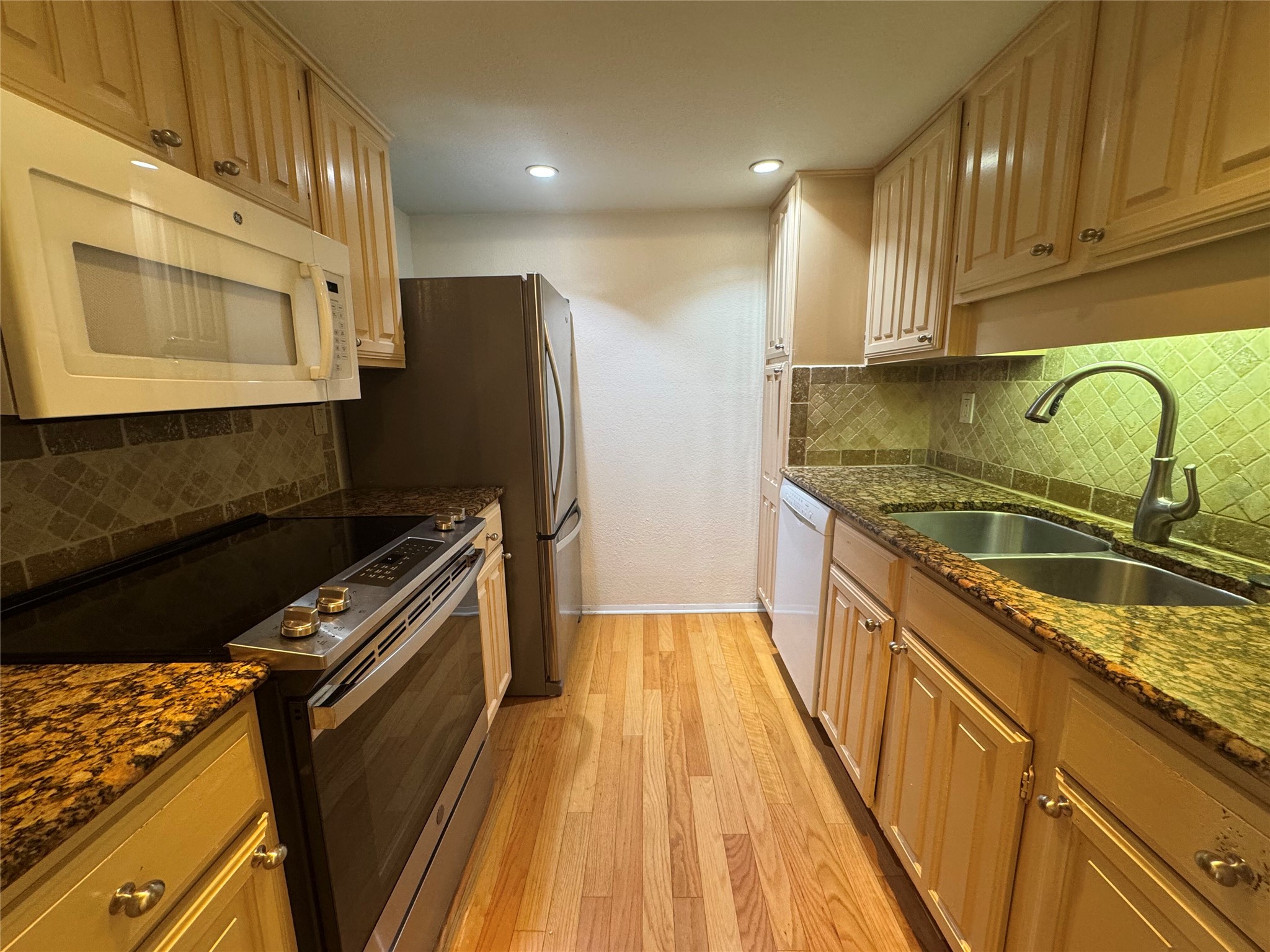 8210 Bent Tree Road, Unit 113 Austin, TX 78759 - Photo 3 of 18