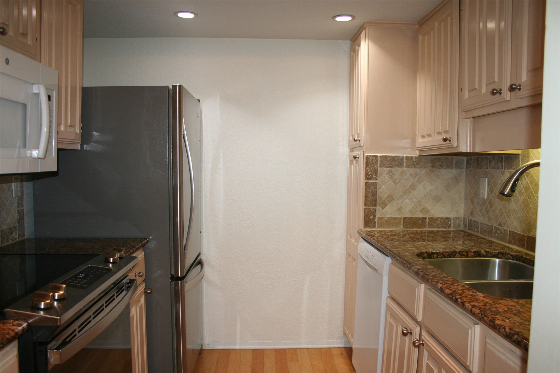 8210 Bent Tree Road, Unit 113 Austin, TX 78759 - Photo 5 of 16