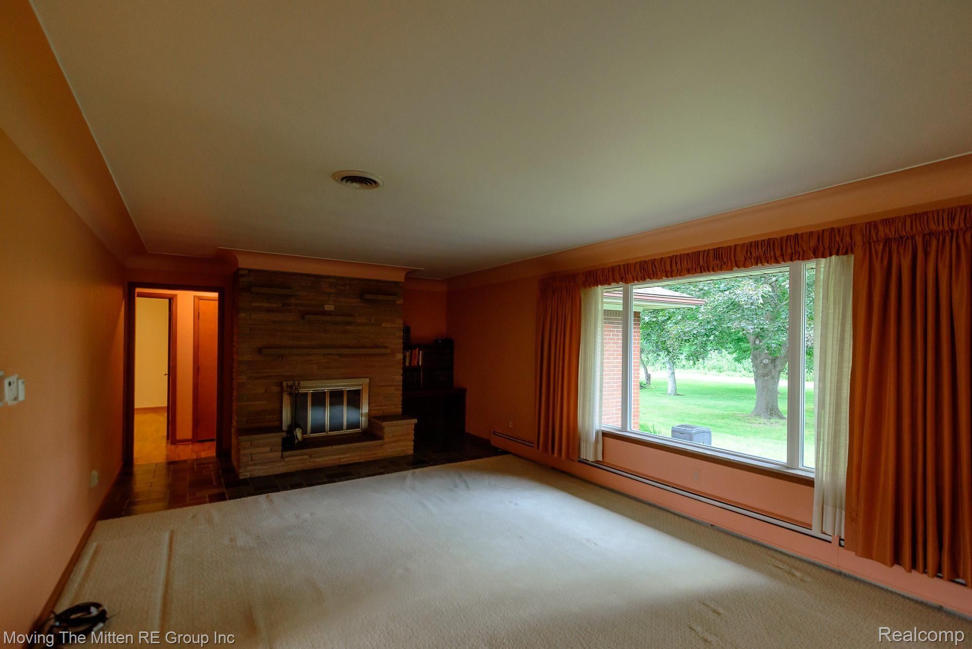 46445 Harris Road Belleville, MI 48111 - Photo 10 of 51 10.jpg
