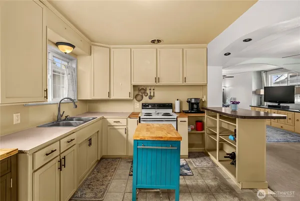 $325,000 | 3805 A Street, Tacoma, WA 98418