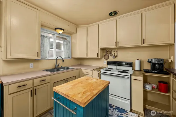 $325,000 | 3805 A Street, Tacoma, WA 98418