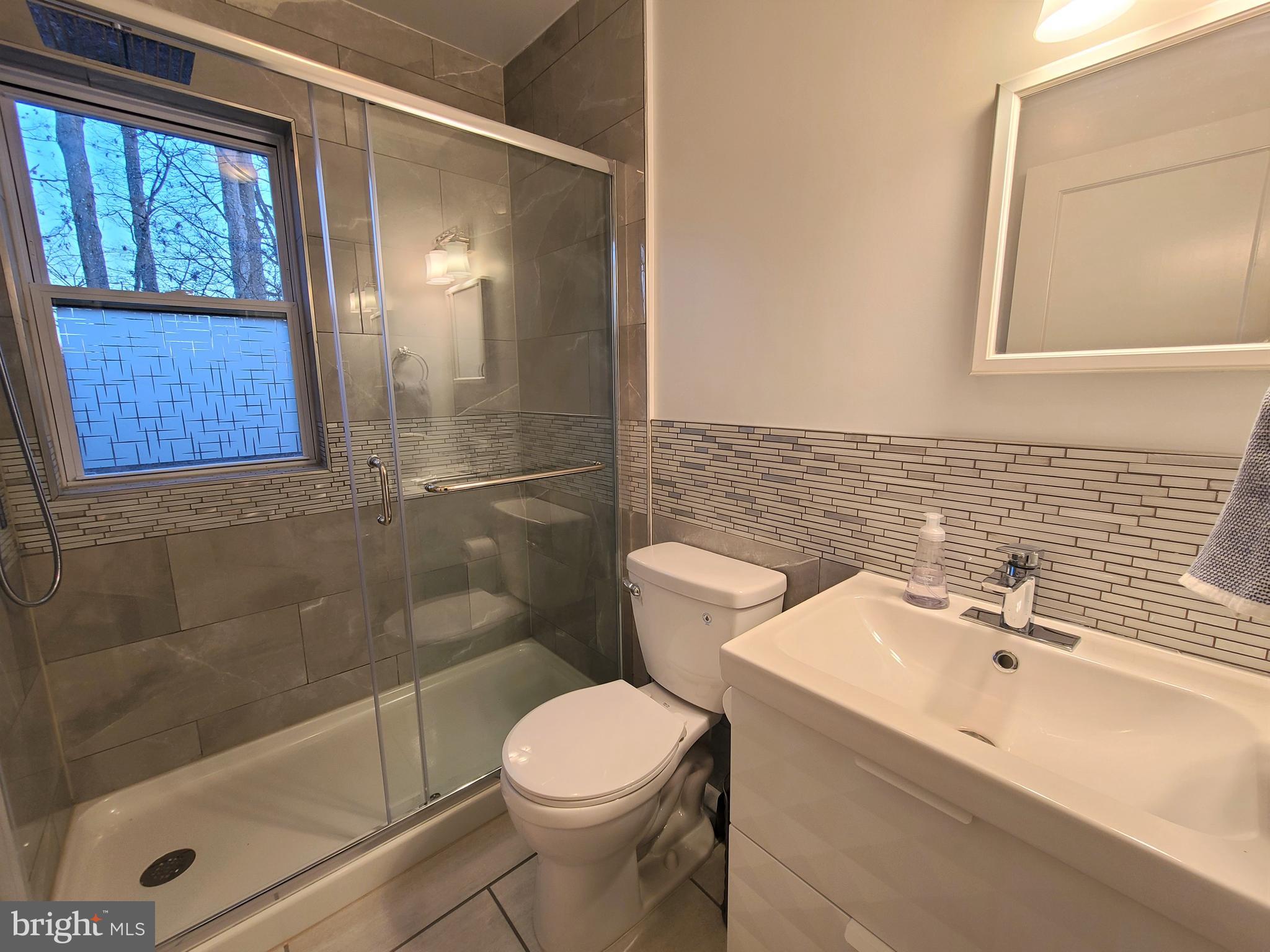 1504 Gridley Lane Silver Spring, MD 20902 - Photo 14 of 25 Main level full bath