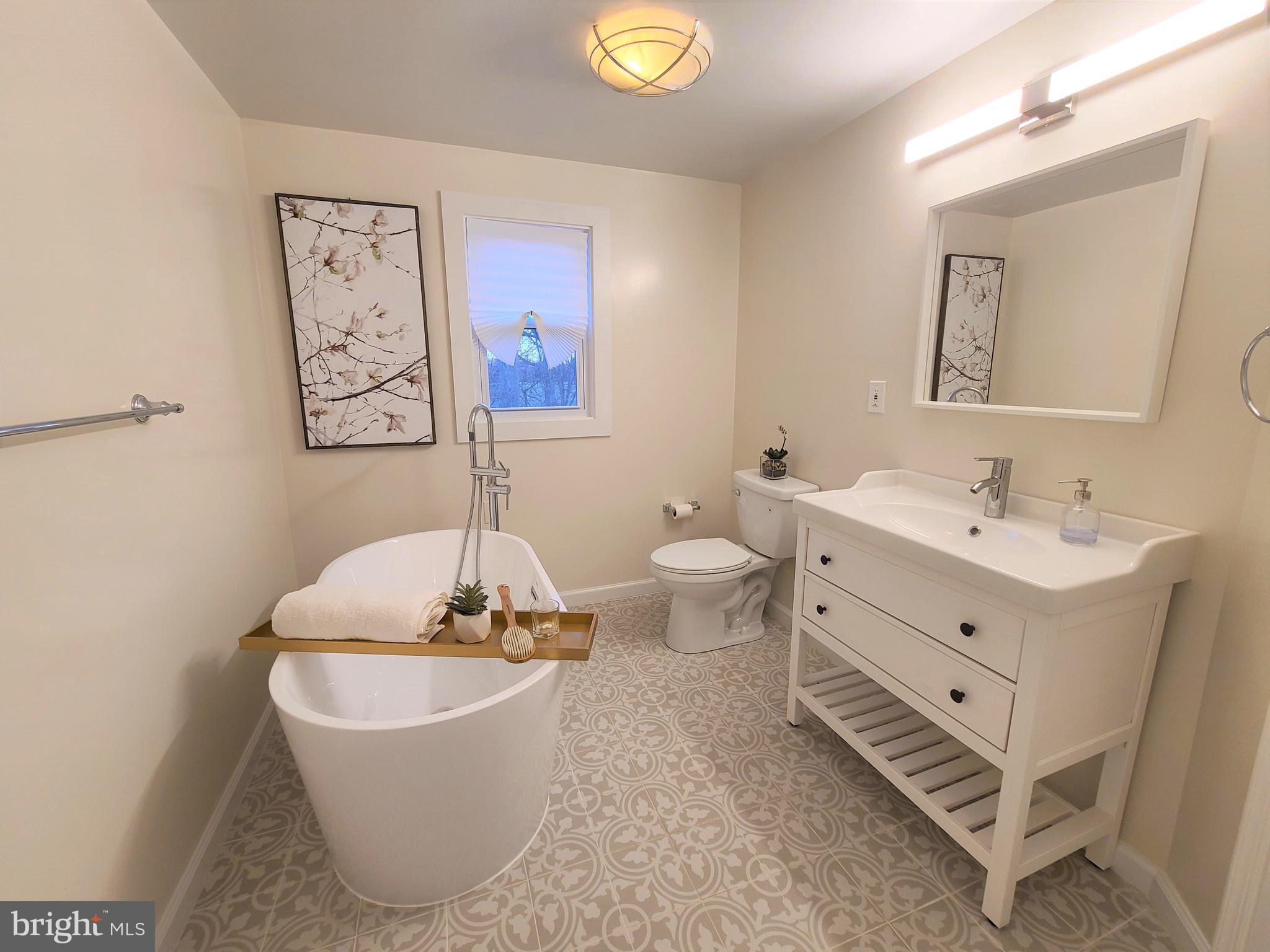 1504 Gridley Lane Silver Spring, MD 20902 - Photo 17 of 25 Upper level full bath
