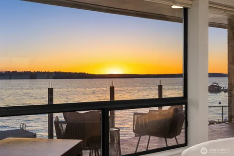 $1,474,998 | 6225 Lake Washington Boulevard Northeast, Unit 209, Kirkland, WA 98033
