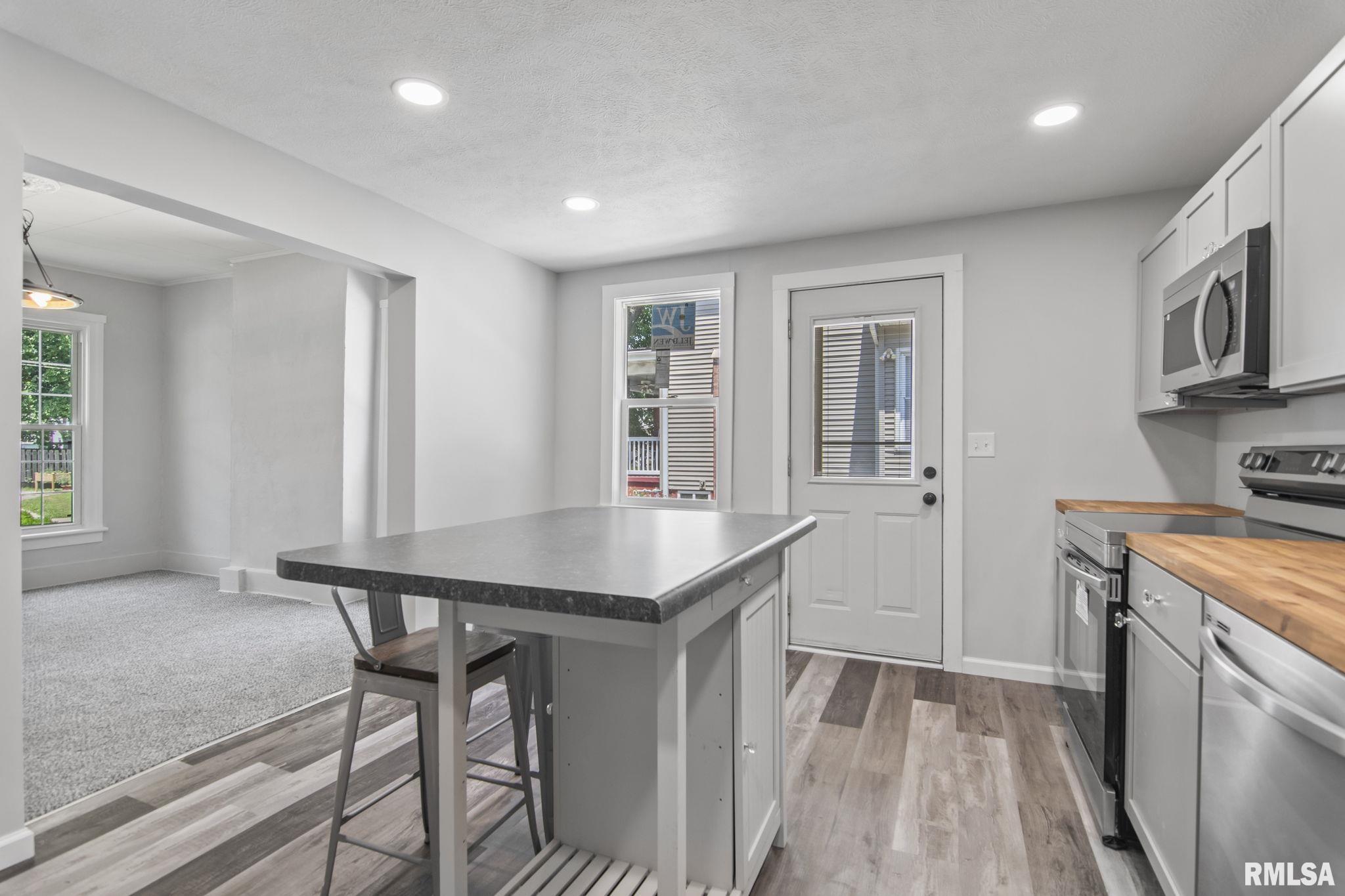718 South State Street Springfield, IL 62704 - Photo 12 of 33