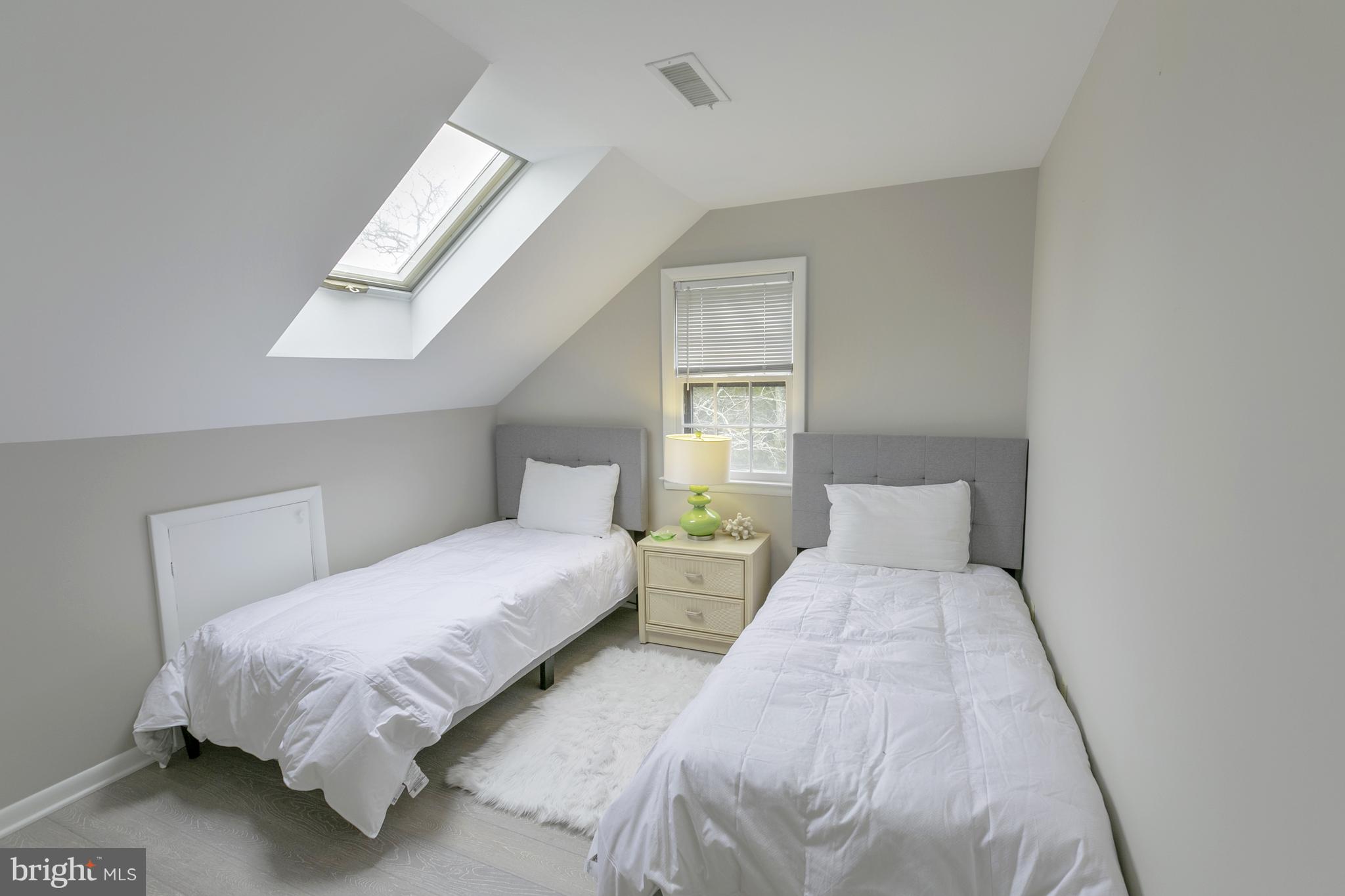27 Harbor Road, Unit 6 Rehoboth Beach, DE 19971 - Photo 11 of 20 Second Bedroom