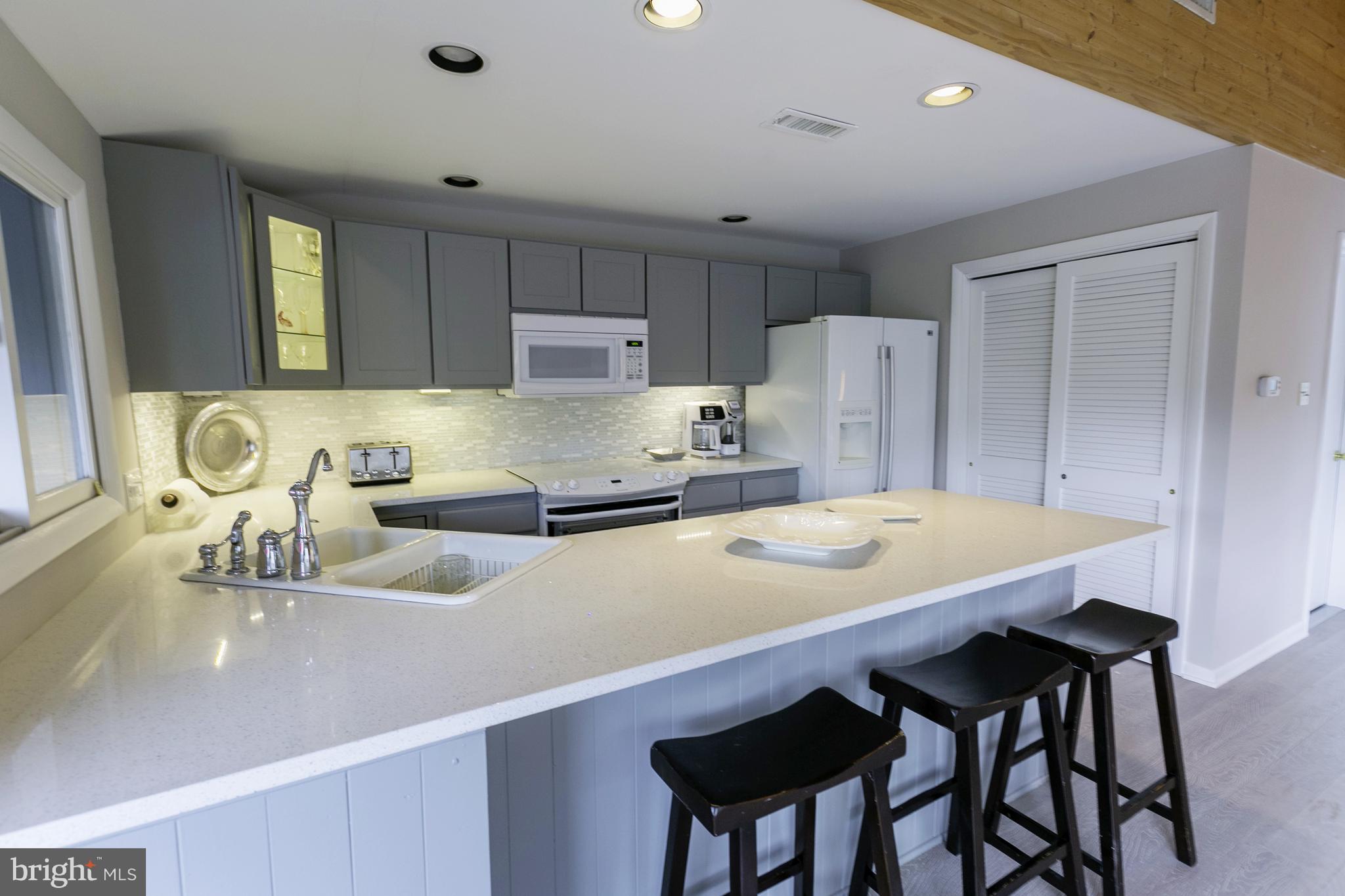 27 Harbor Road, Unit 6 Rehoboth Beach, DE 19971 - Photo 7 of 20 Kitchen