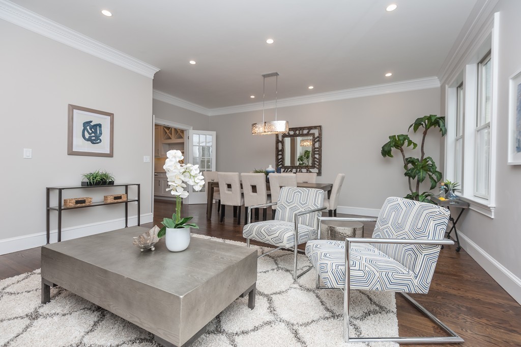 33 Winthrop Road, Unit 1 Brookline, MA 02445 - Photo 4 of 19 a living room with furniture and a potted plant