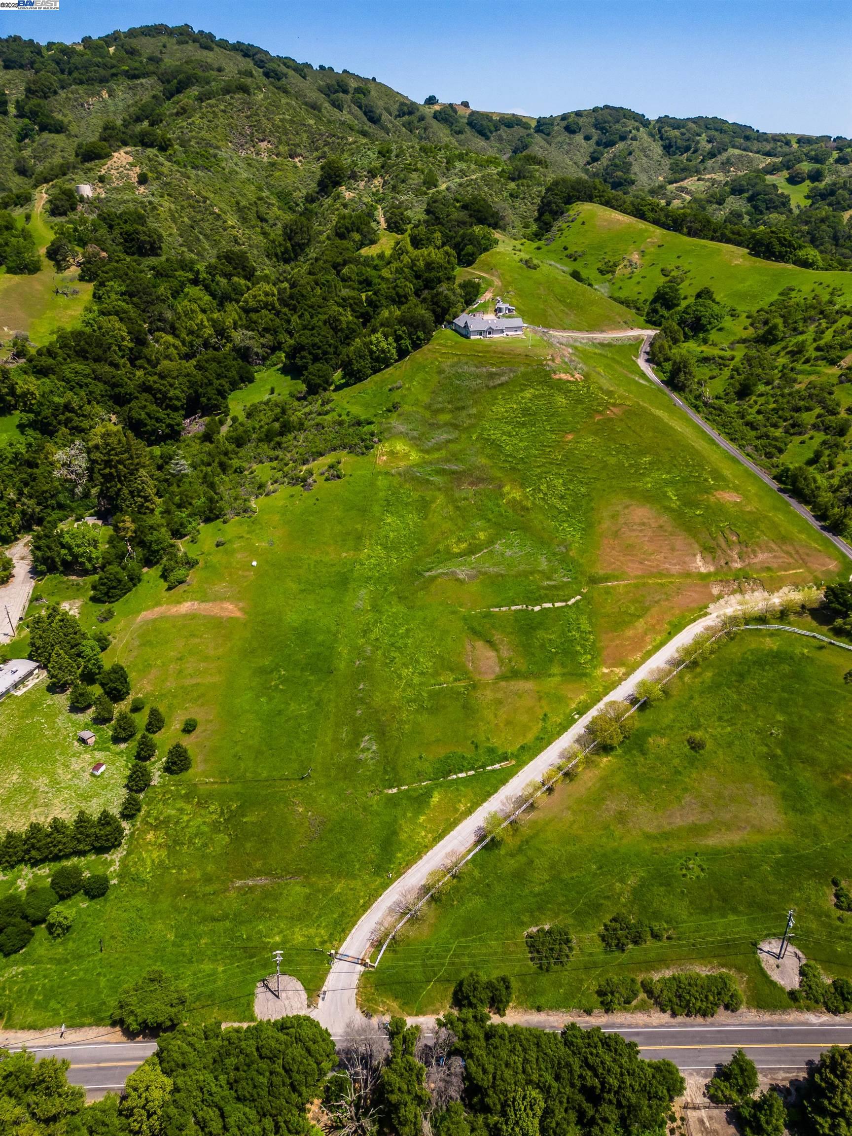0 Bollinger Estates San Ramon, CA 94583 - Photo 8 of 17 a view of a field with an ocean