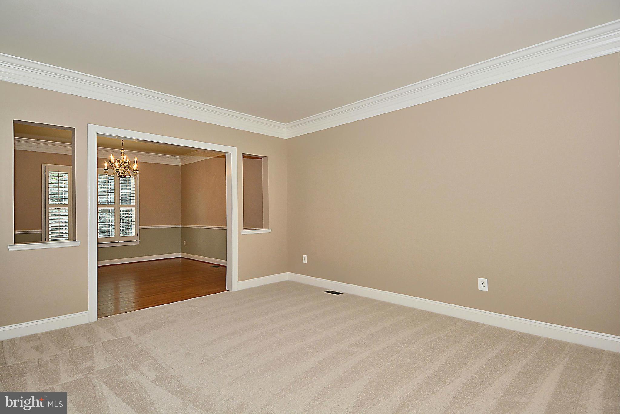 8763 Center Road Springfield, VA 22152 - Photo 16 of 30 Living Room