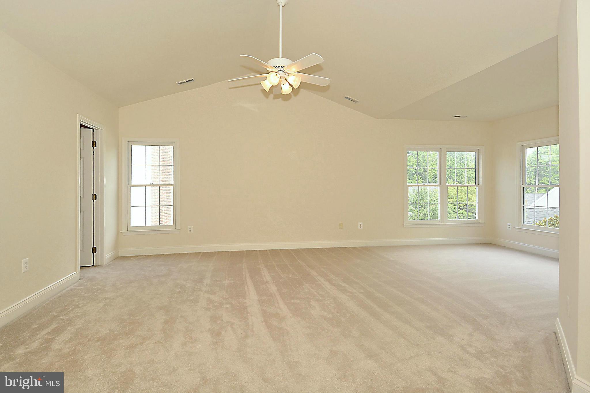 8763 Center Road Springfield, VA 22152 - Photo 23 of 30 Bedroom (Master)