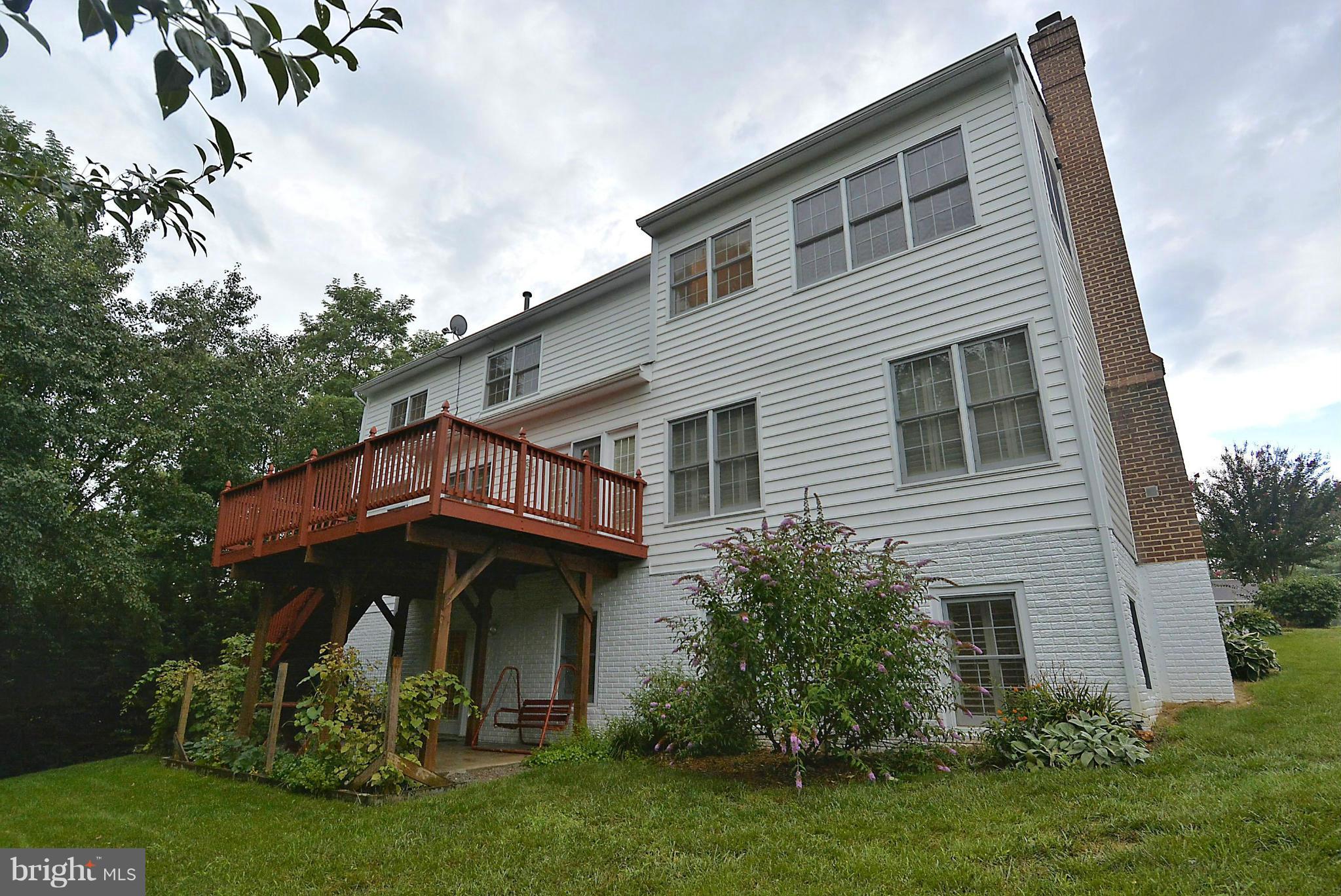 8763 Center Road Springfield, VA 22152 - Photo 25 of 30 Exterior (Rear)