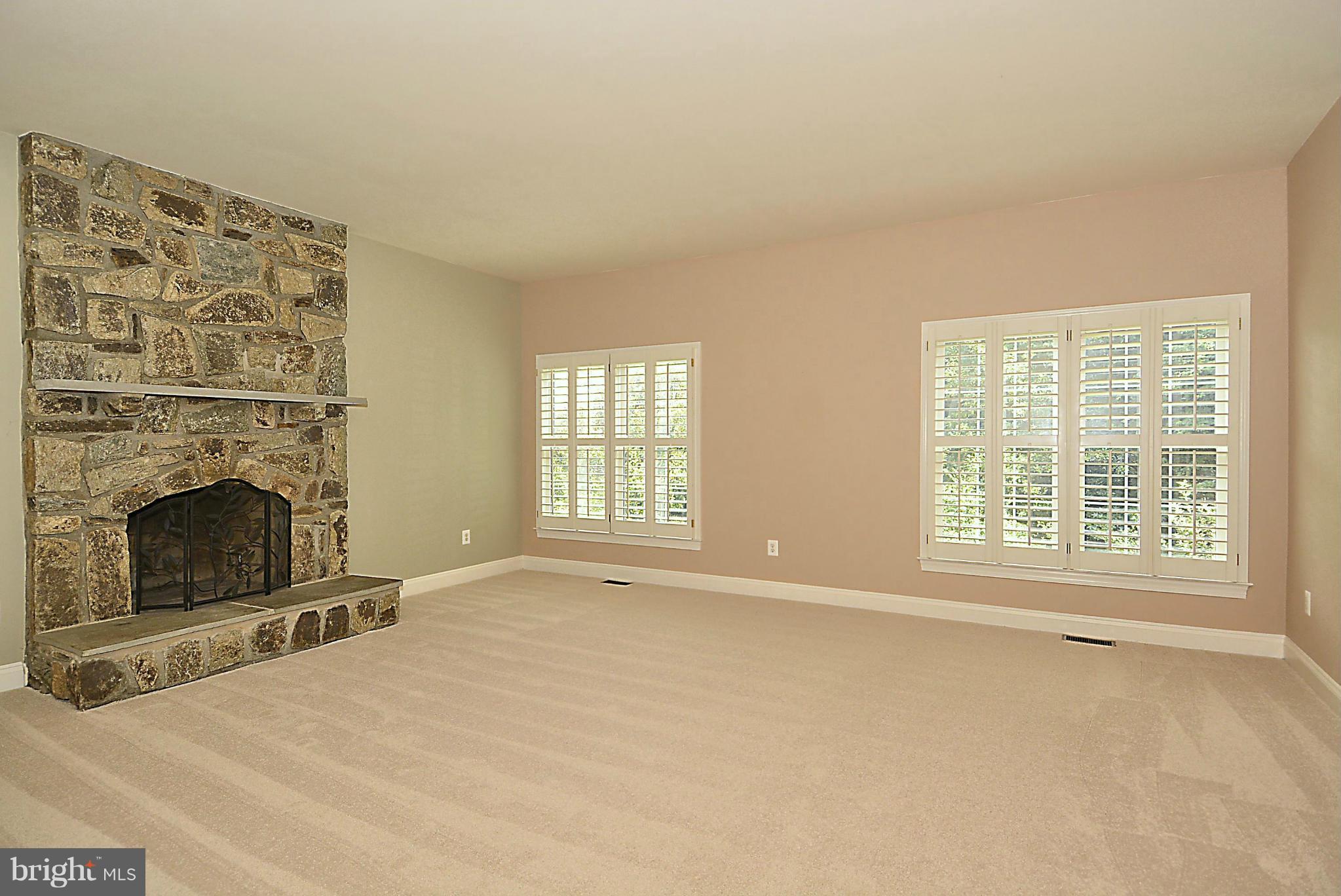 8763 Center Road Springfield, VA 22152 - Photo 8 of 30 Family Room