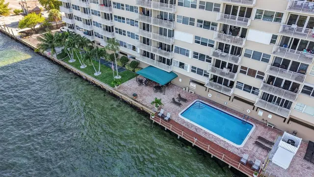 $324,900 | 2611 North Riverside Drive, Unit 304, Pompano Beach, FL 33062