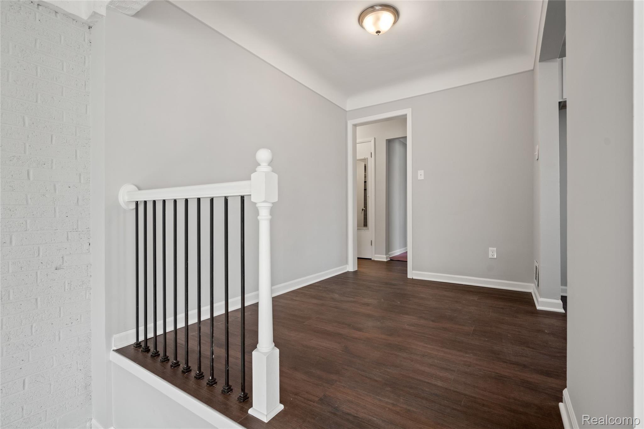 1627 West Nine Mile Road Ferndale, MI 48220 - Photo 6 of 23 duplex-5.jpg